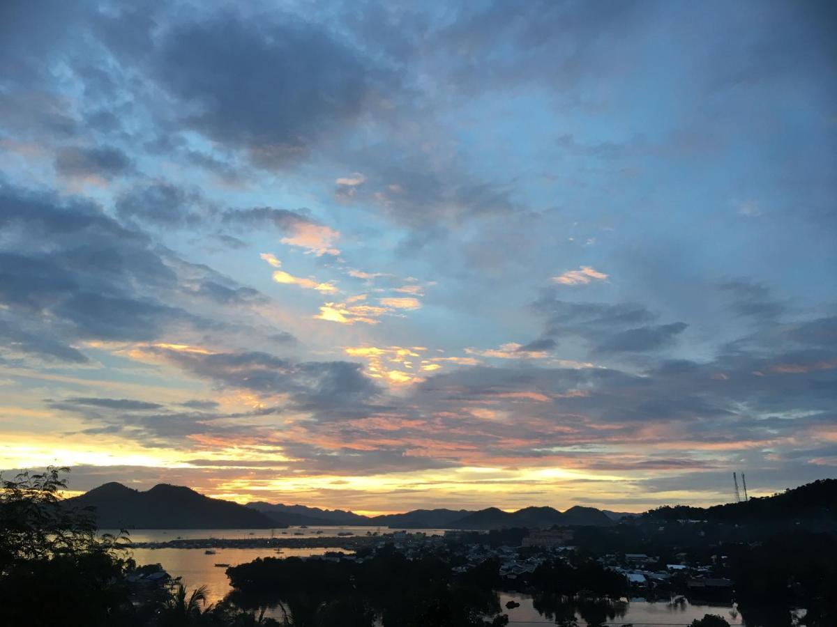 Purple Homestay Hillside Coron Esterno foto